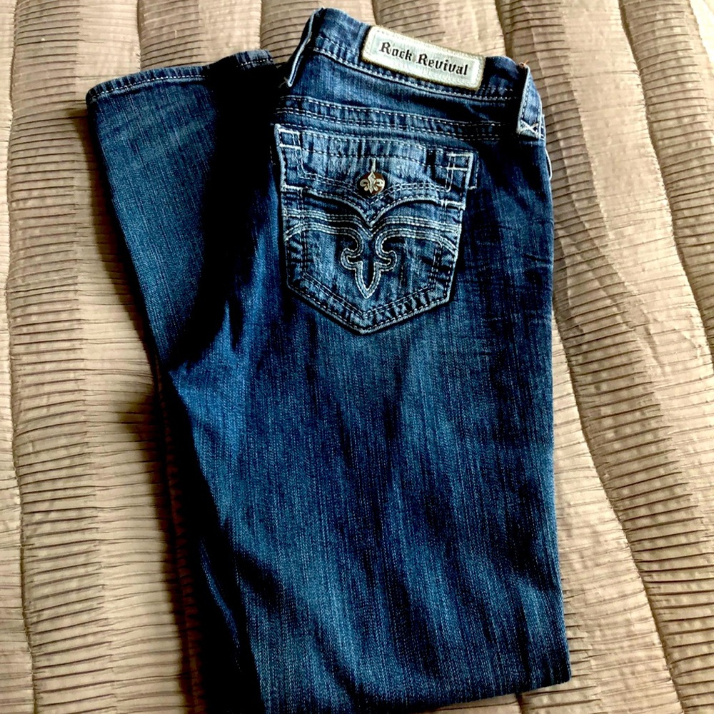 Preowned Rock Revival Alivia Straight Leg Jeans